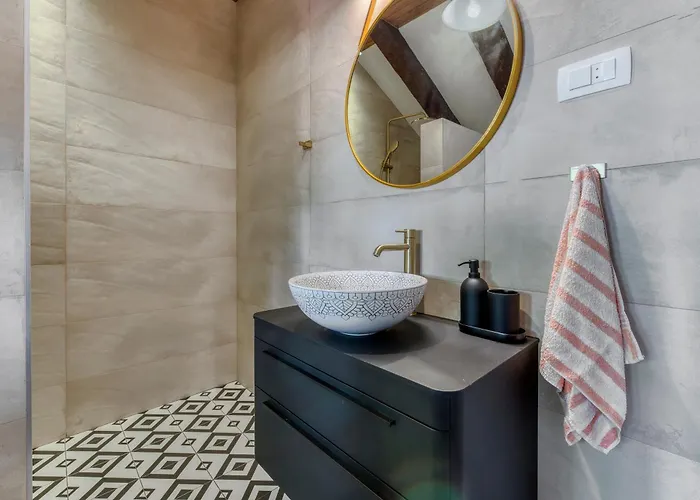 Apartament Inheritance *